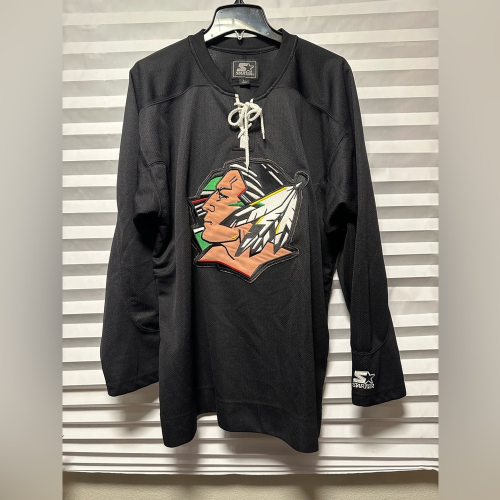 Starter Chicago Blackhawks NHL Lace Up Pullover Hockey Spirit Jersey Mens LG
